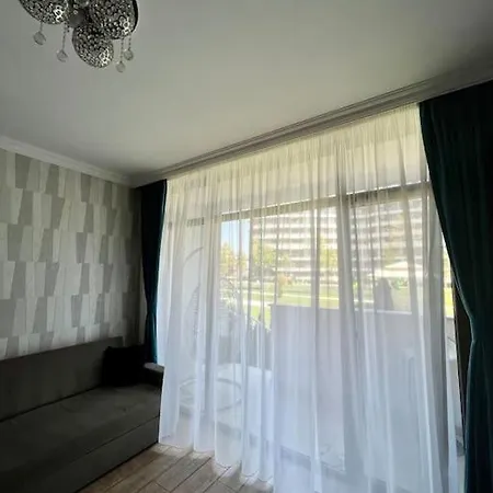 Apartment прекрасен и тих двустаен апартамент Turquoise Blue Flower *