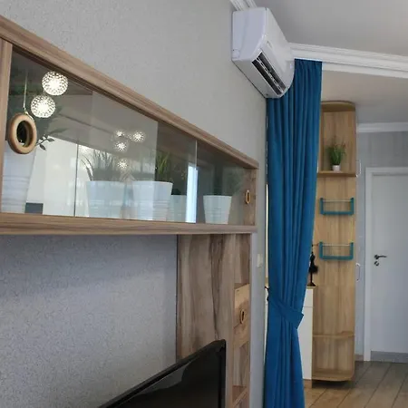 Apartment прекрасен и тих двустаен апартамент Turquoise Blue Flower