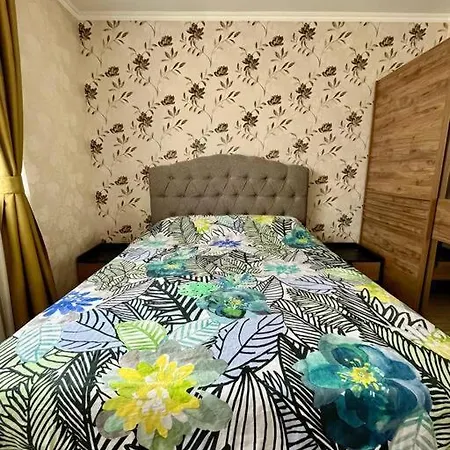 прекрасен и тих двустаен апартамент Turquoise Blue Flower