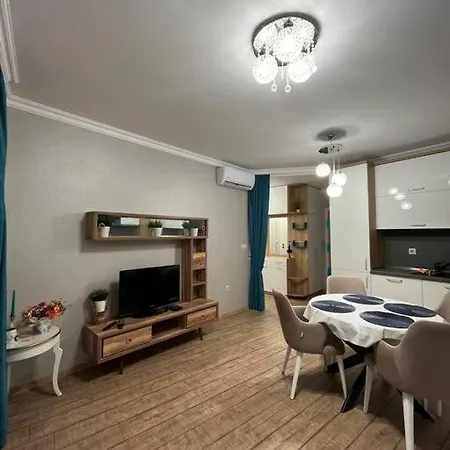 прекрасен и тих двустаен апартамент Turquoise Blue Flower Apartment